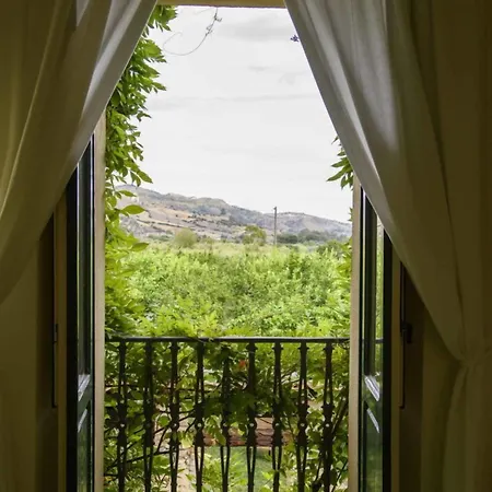 Barone Gr Macri Modi 팜스테이 *